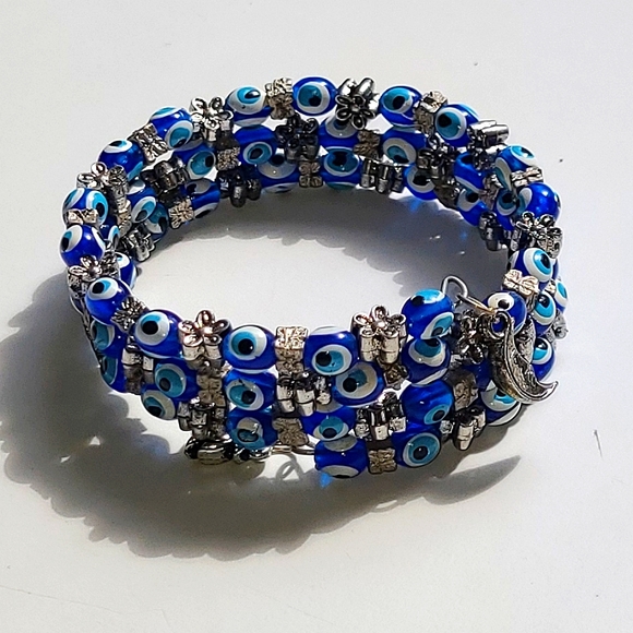 Evil Eye Bracelet NWOT - Picture 1 of 3